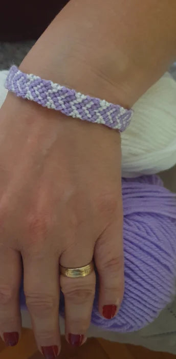 BRĂȚARĂ ÎMPLETITĂ CU INIMI