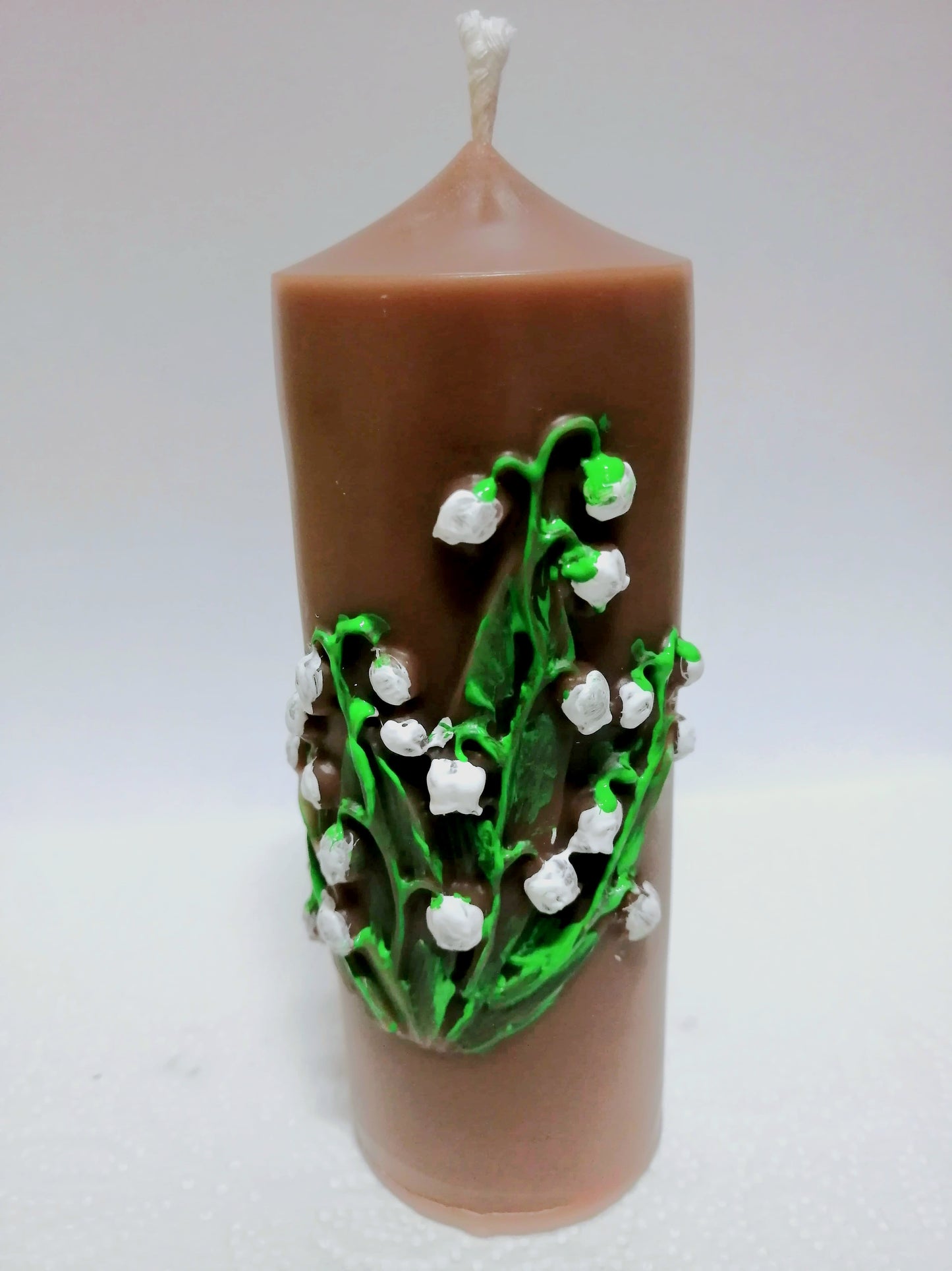 Lumanare Parfumata Model Lăcrămioara cu Pictura și evidențiere 3D